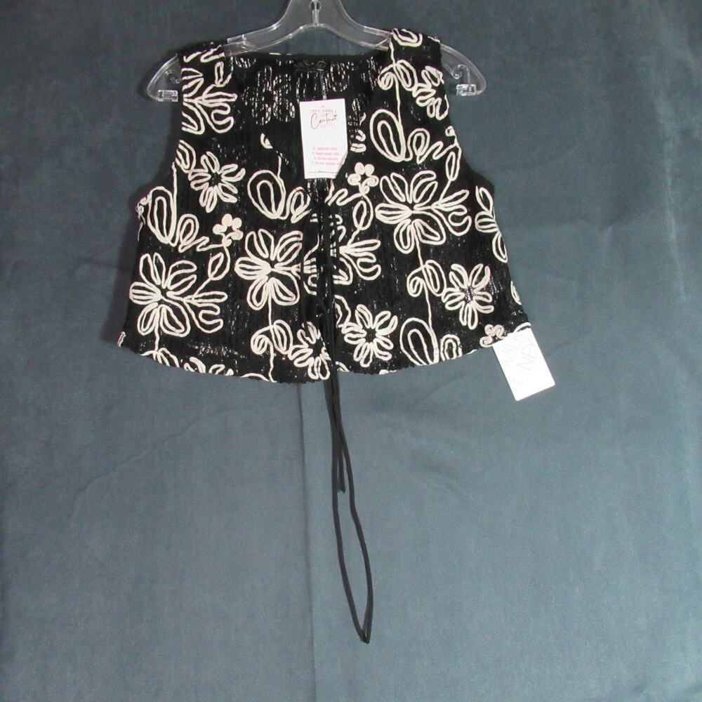 Milk & Honey Cardigan Vest Womens Medium Black Floral Crochet Cropped Boho NWT
